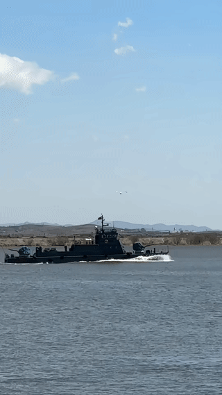 为什么说朝鲜普通人如果想要出国比登天还难？首先在朝韩边境的军事缓冲区位于38线