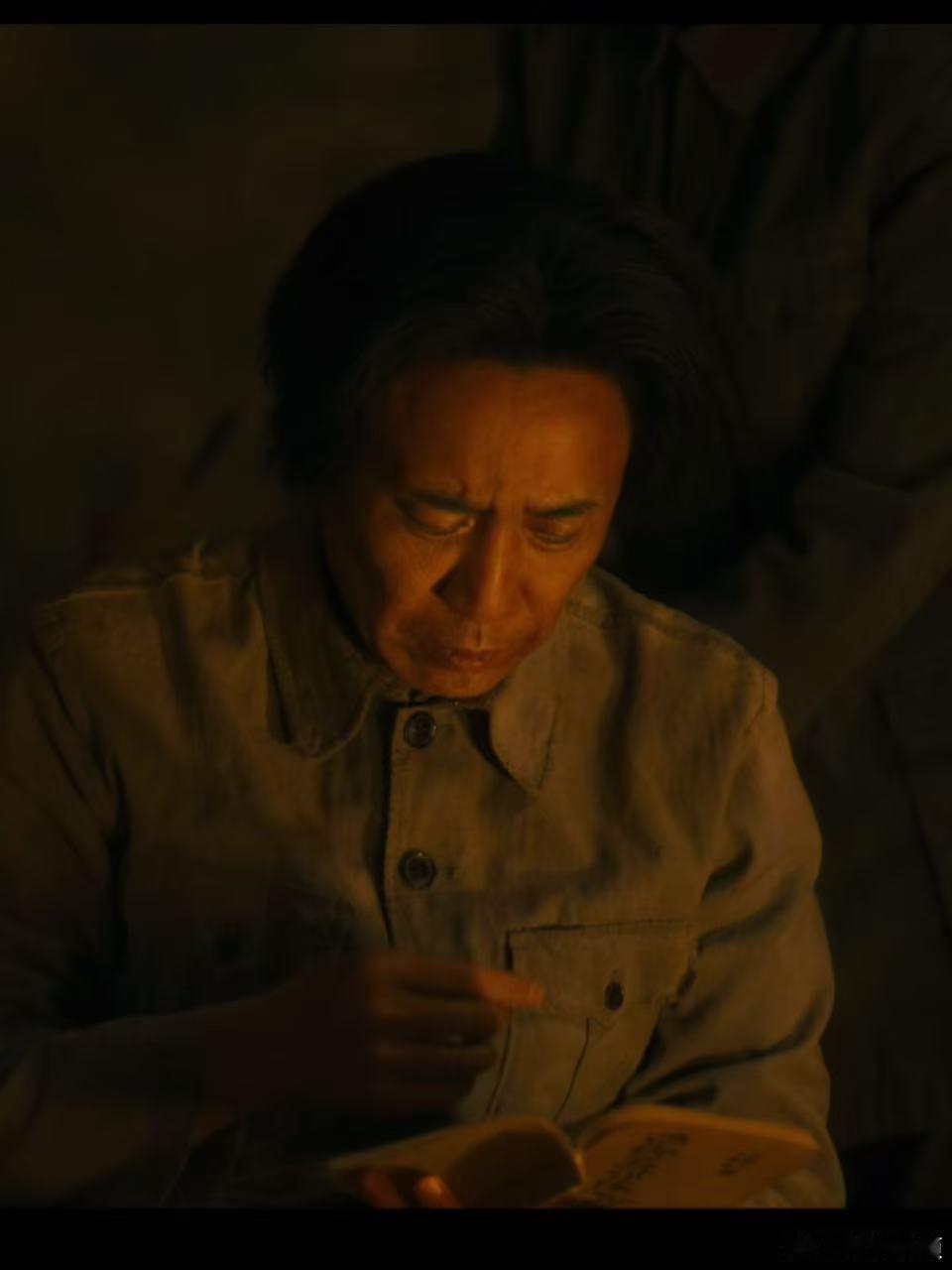 于和伟无台词眼神戏阅评专家称赞剧集兼具宏大与细腻，于和伟无台词眼神戏正是最好印