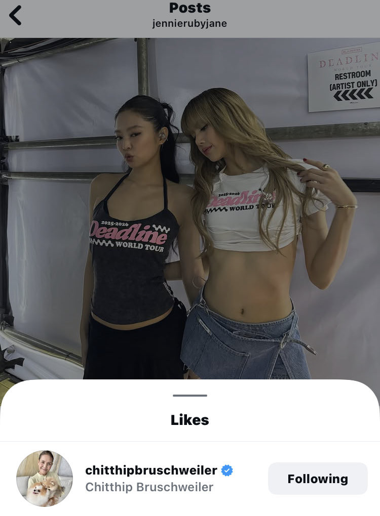 哈哈哈啊，小五的妈妈点赞了妮妮的帖子，里面有Jenlisa~哟~​​​
