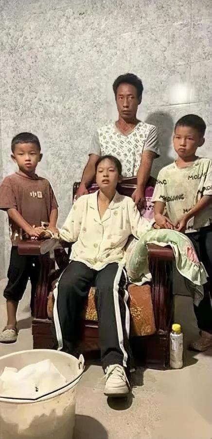 这件事太戳心看完鼻酸了你敢信34岁的云南妈妈，死了连丧葬费都凑不出？