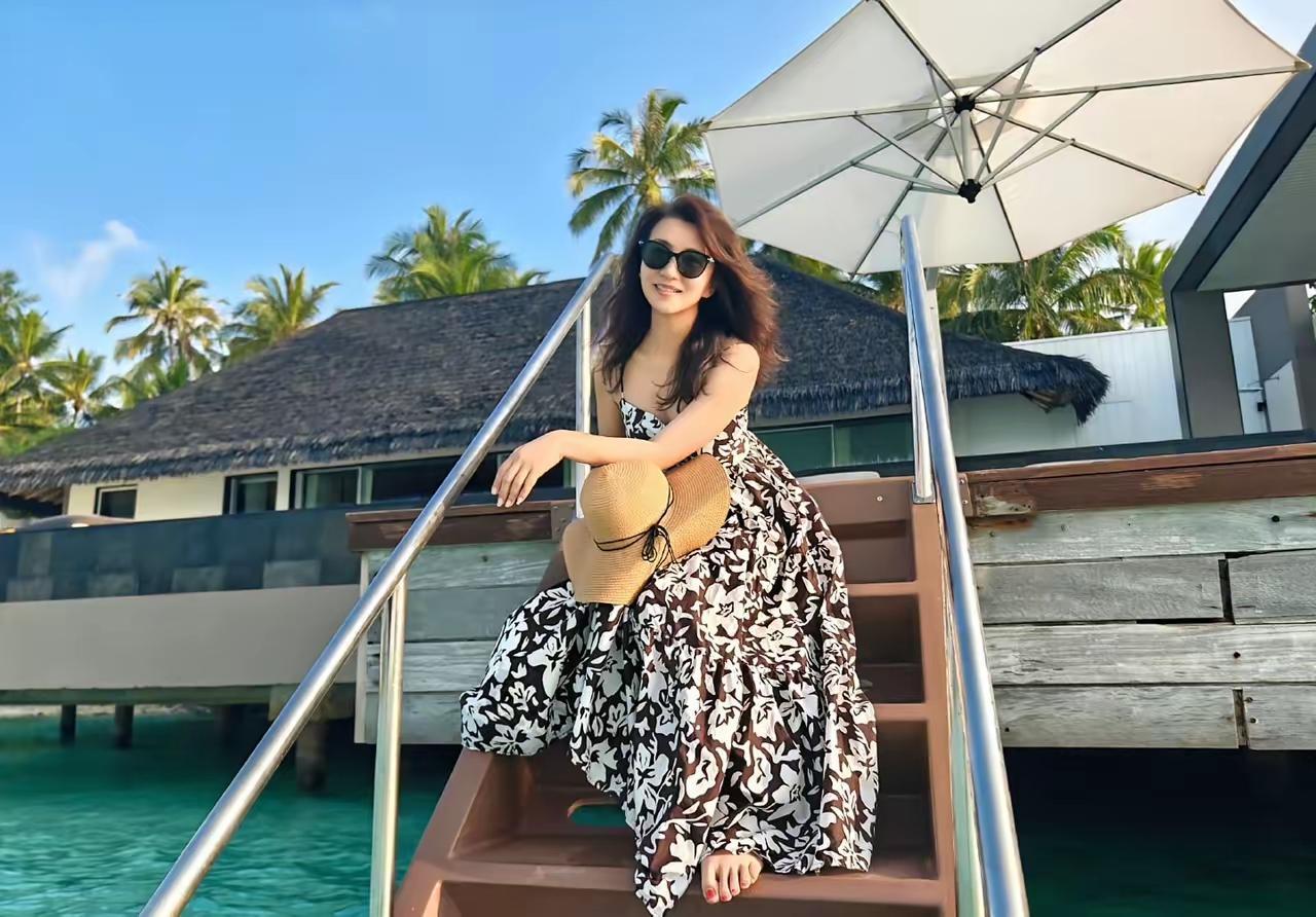 度假风情的沙滩美景，惬意放松。