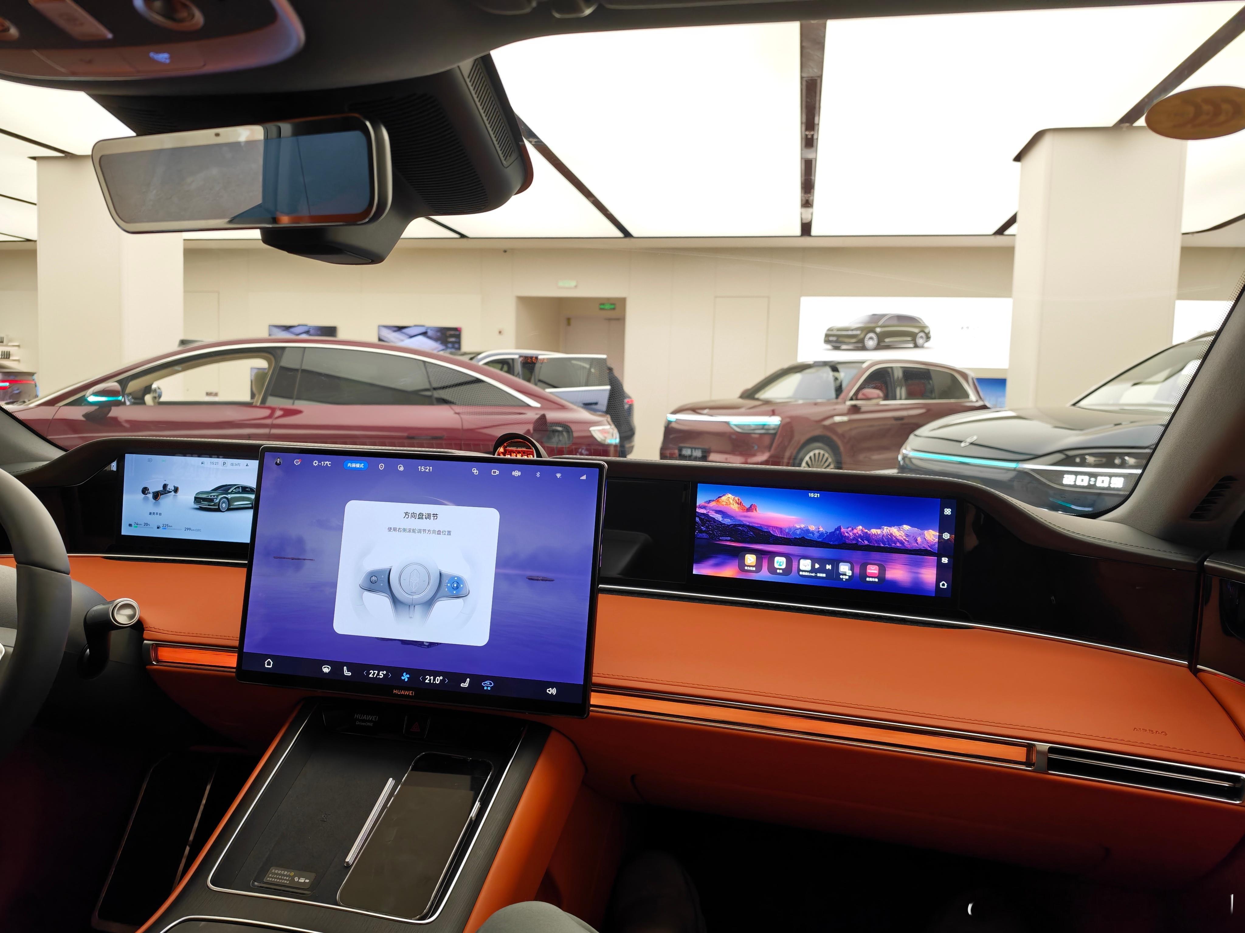 我完蛋了!今天去看享界s9t被严防死守了看车的时候被一个销售死死的盯住，告诉我