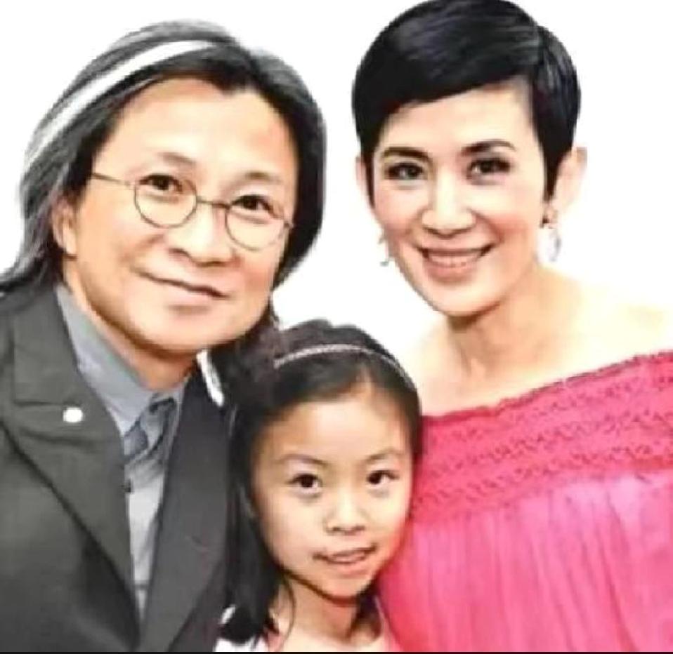 这个故事既令人惊讶，又引人深思。陈可辛和吴君如的关系，打破了许多人对亲密关系的传