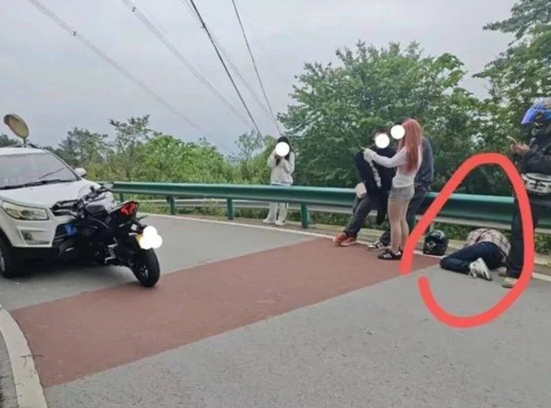 这怕是保不住了吧？又多了一位女骑手。