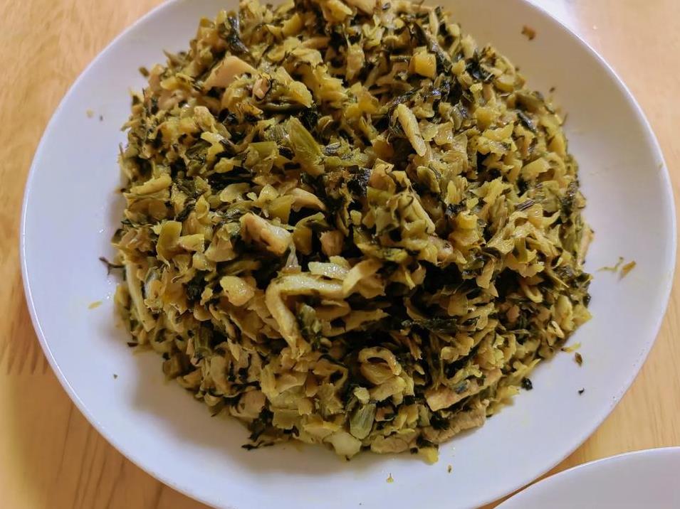 今日菜单…咸菜笋丝肉丝，苦瓜百合虾仁，包菜红薯粉丝，鸭架炖冬瓜汤。咸菜肉丝上周