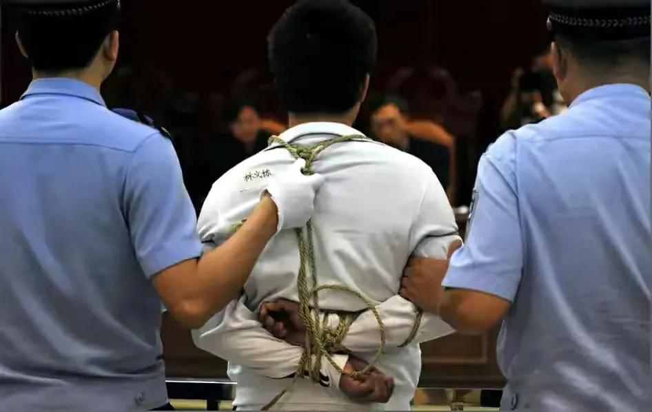 死刑犯，怎样才能多活几天？云南有一名斩犯，本来是个富家之子，又是个三代单传，还没