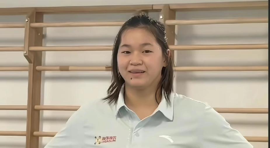 不出意外果然被我猜中了原来全红婵“消失”的这段时间，不是淡出赛场，而是国家队