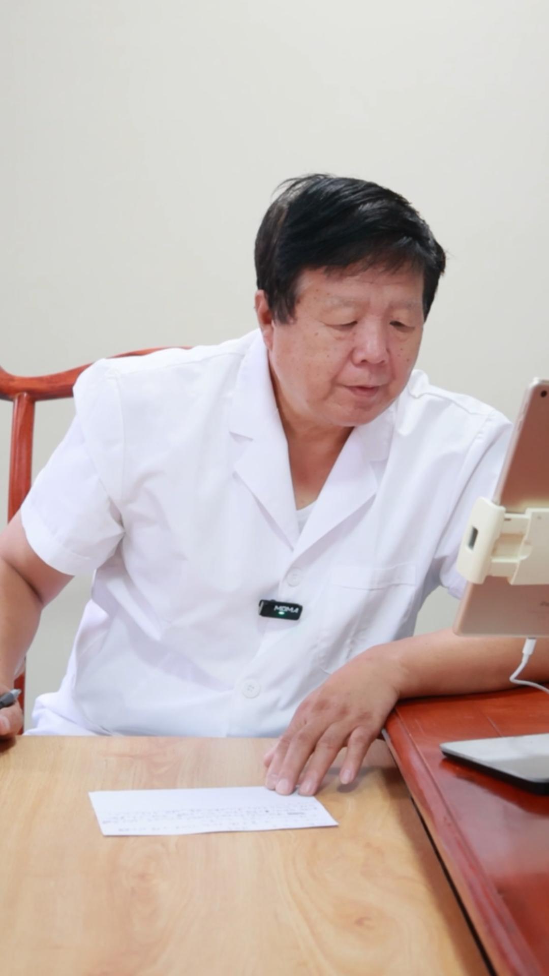 这些情况孩子占了几个——   1.晨起咳嗽，或者晚上睡觉咳嗽 2.鼻炎...