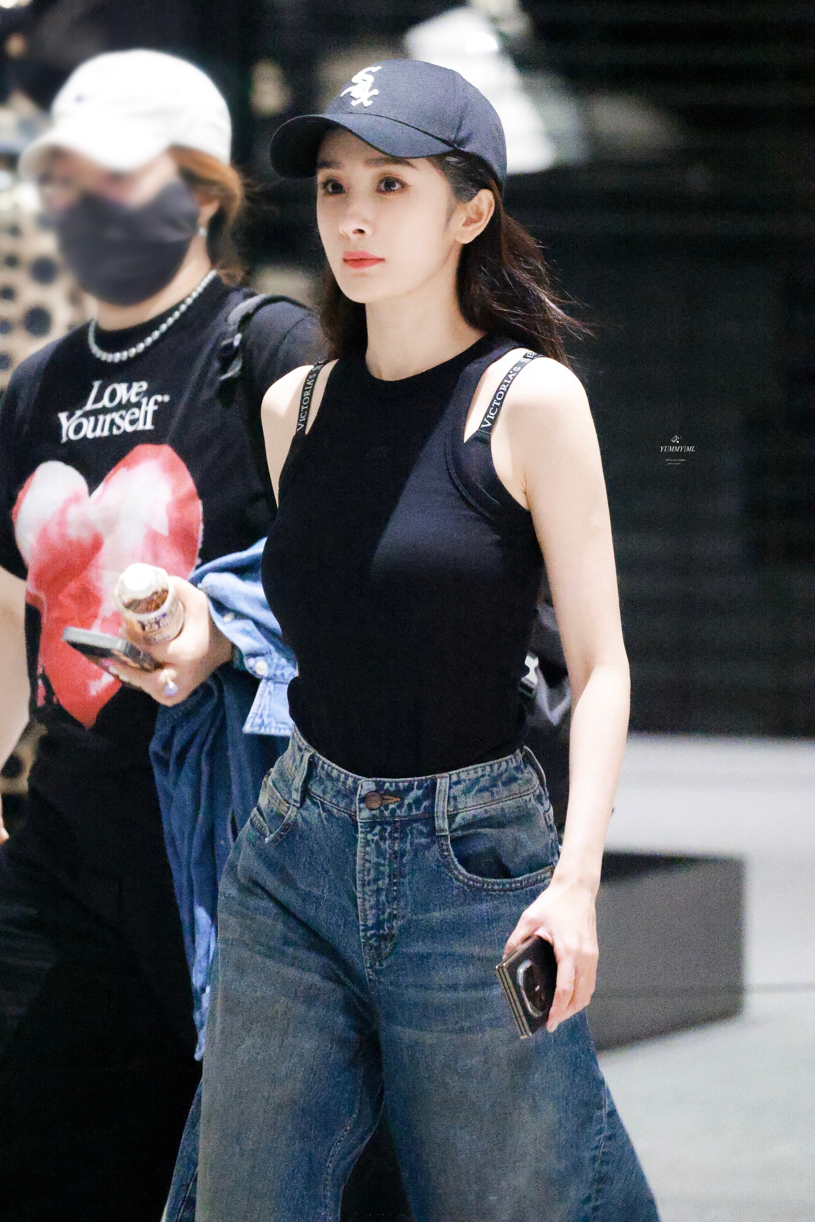 杨幂下班状态杨幂×MISSSIXTY⚫️幂姐私服好美，明媚又清新