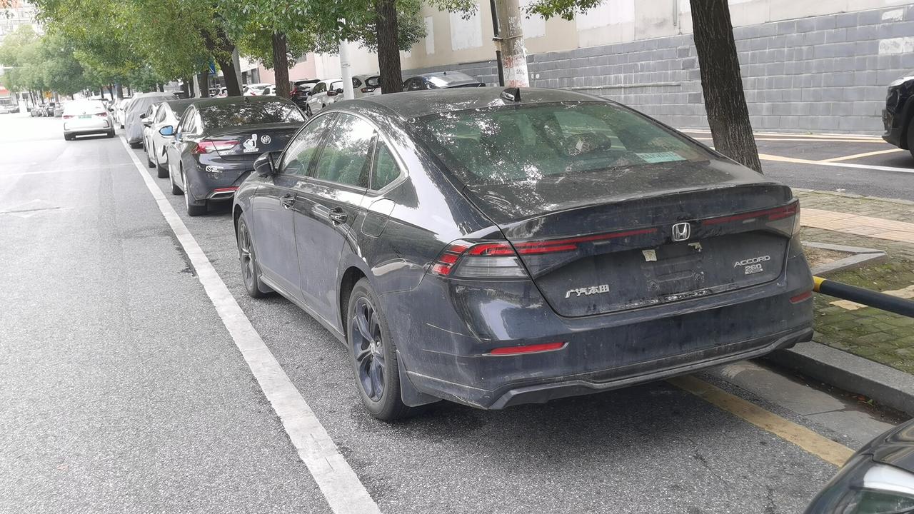 相比新车而言，二手车性价比很高，在手上贬值相对少，不要购置税等等，但是对很多人而