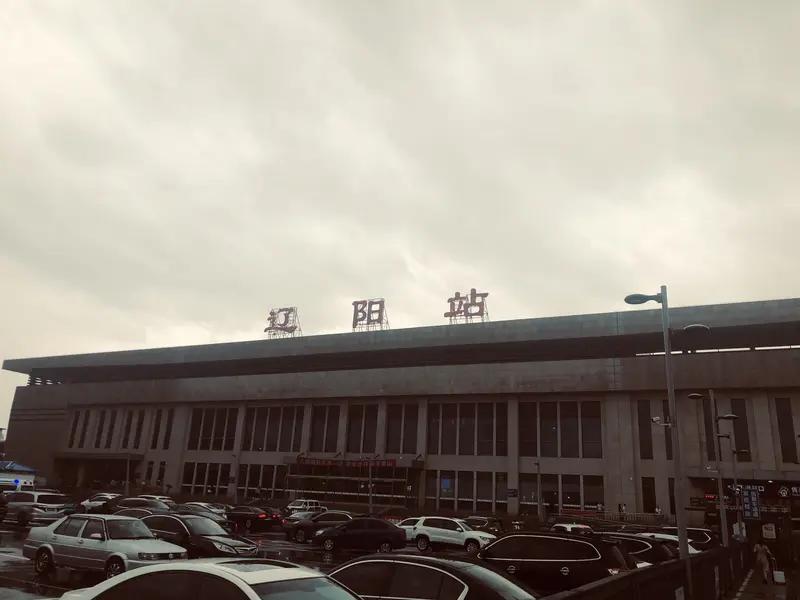 辽阳与沈阳400年前，辽阳和沈阳的地位与如今截然相反。从城市规模来看，彼时的辽