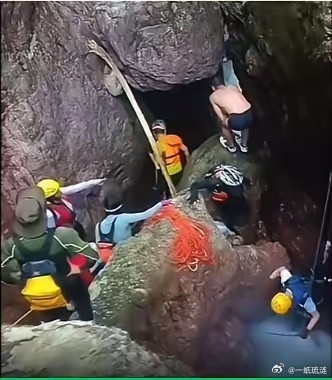 福建仙游刺刀峡谷，那5个人再也回不了家！不是景区，入口立着警示牌，劝游客止步。雨
