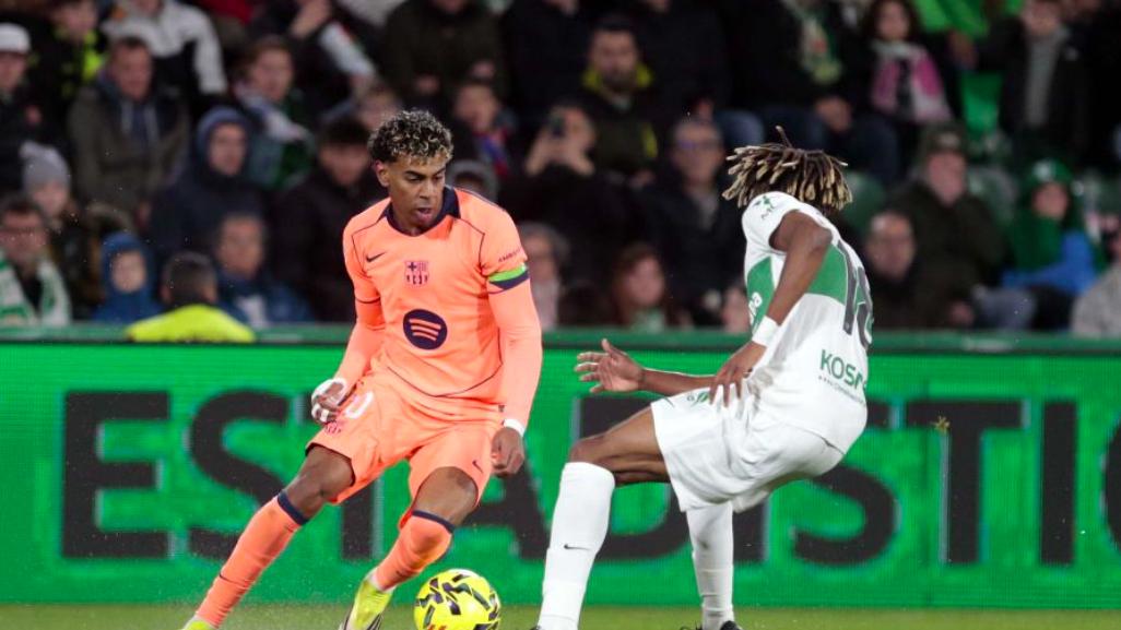 巴萨惊险逆转升班马！11.1亿卫冕冠军16战15胜仍难掩三中门框之憾