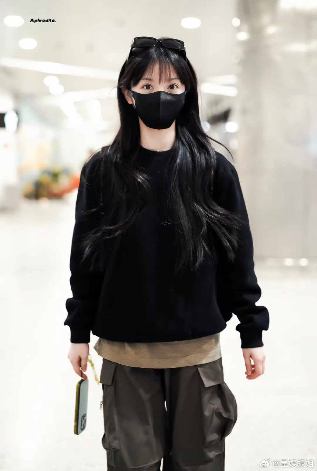 有人能懂田曦薇穿搭吗，好有少年感​​​