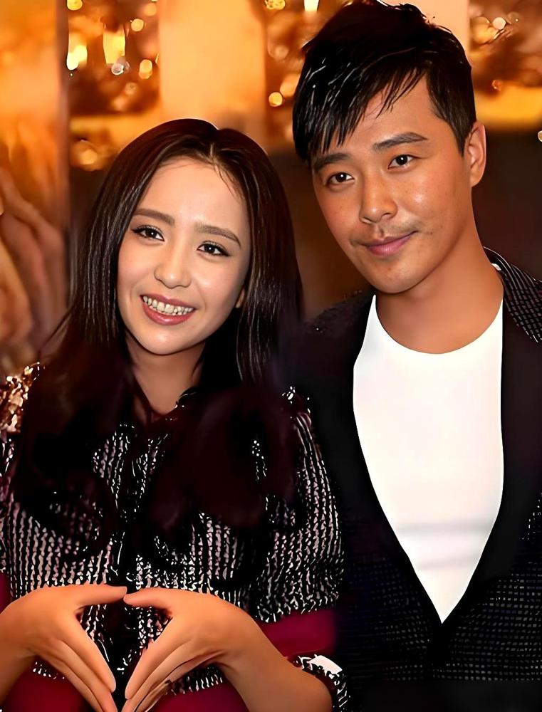 连续14年庆生，今年他没喊“老婆”。今年春节，他丢下交往四年的阮巨，飞三亚陪