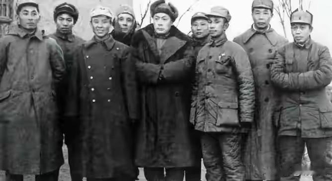 1947年8月，大别山烽火正急。刘伯承大军千里跃进，身后是桂军的层层围堵，前方
