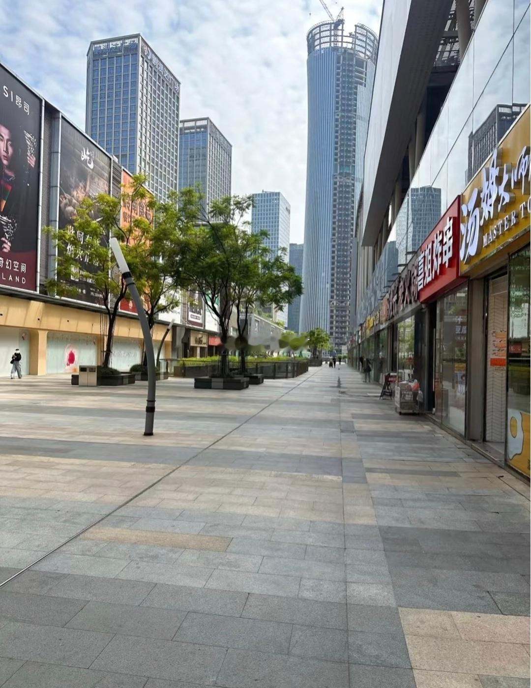 深圳海岸城商圈，曾经的人气王，如今却越来越荒凉……​​​