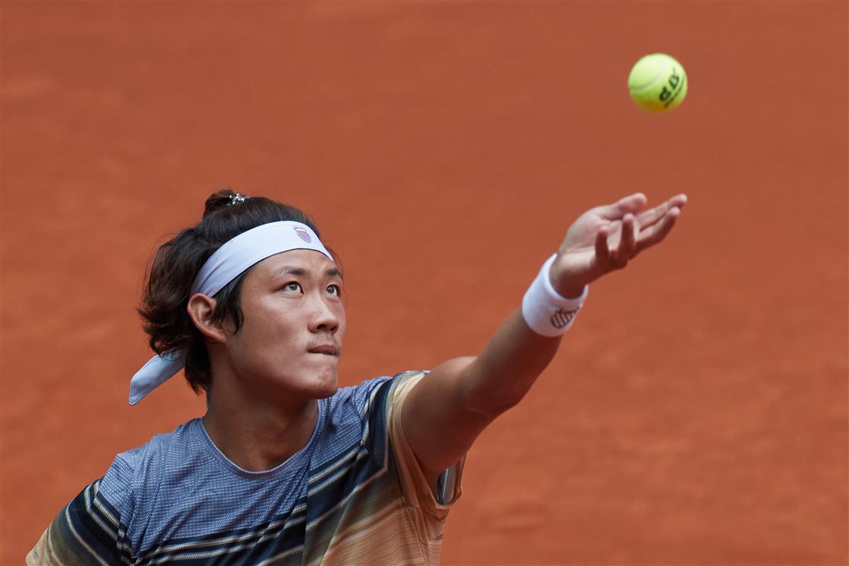 中国选手张之臻马德里大师赛第一轮比赛时刻北京时间2026年4月