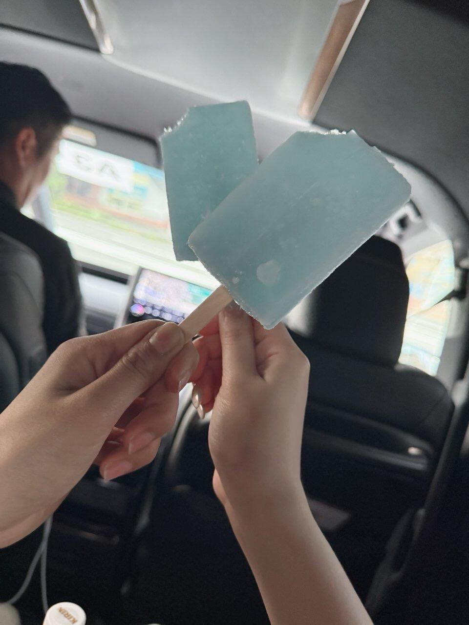 从照片里能看出叶舒华不是单身吗？