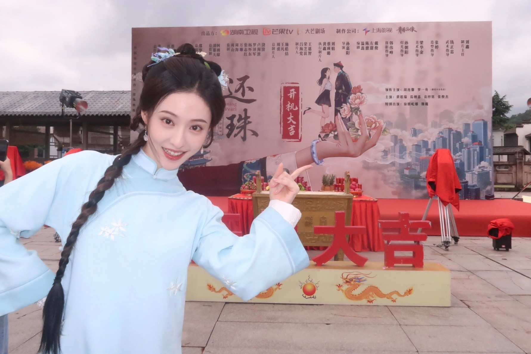 胡连馨在复制粘贴的时代，你是手写的诗