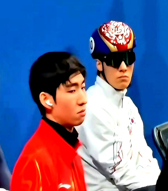 可谁能想到，米兰冬奥会赛场上，黄大宪的眼神，比他的银牌还抢戏。五年前，一个玩