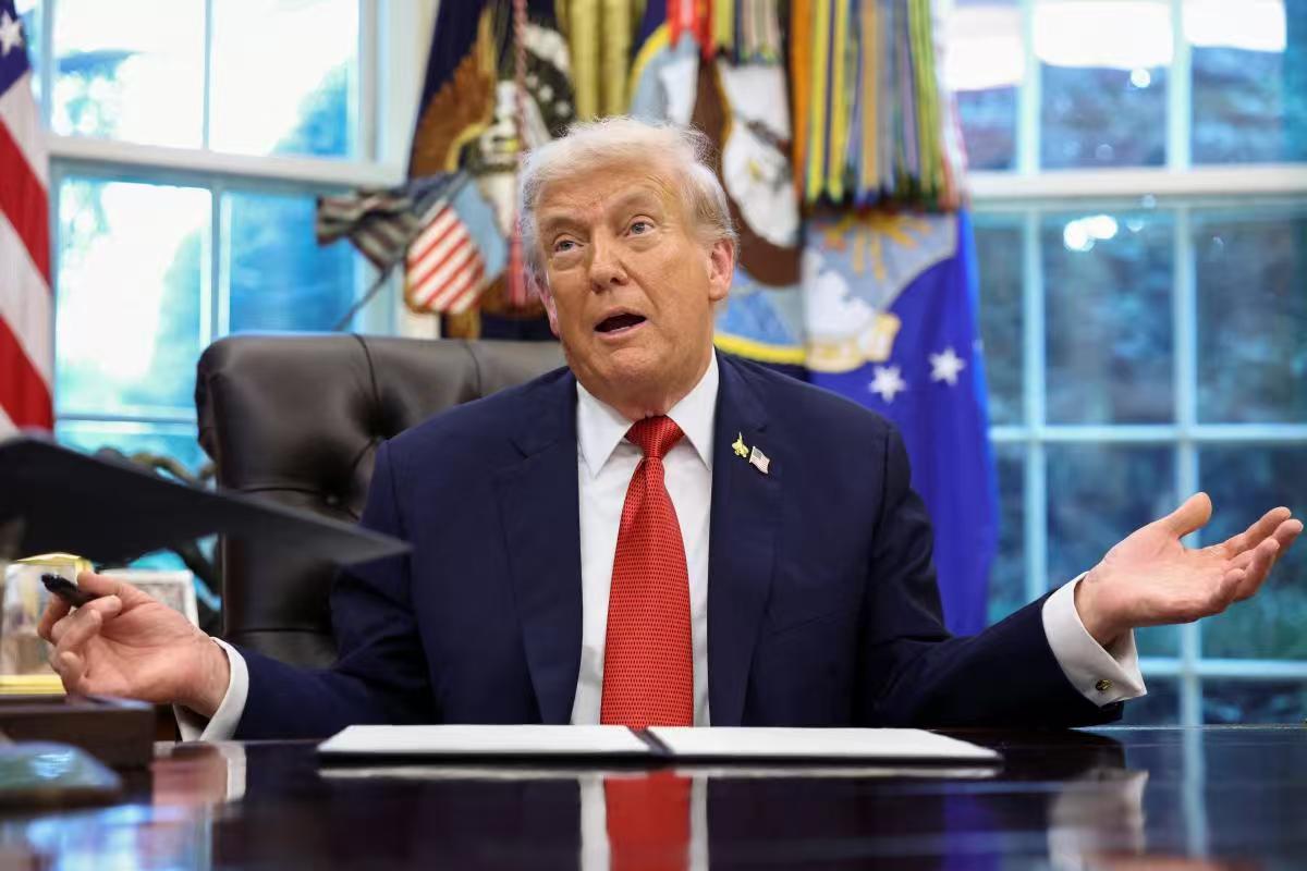 稀土管制的威力过于大了，惹得一众美国高官丑态百出，先是美国总统说自11月起对中国