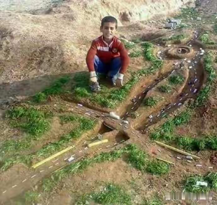 宝，今天的云走得很慢，可我心里却突然亮堂起来。也许所有的遗憾，都在偷偷铺垫着另一