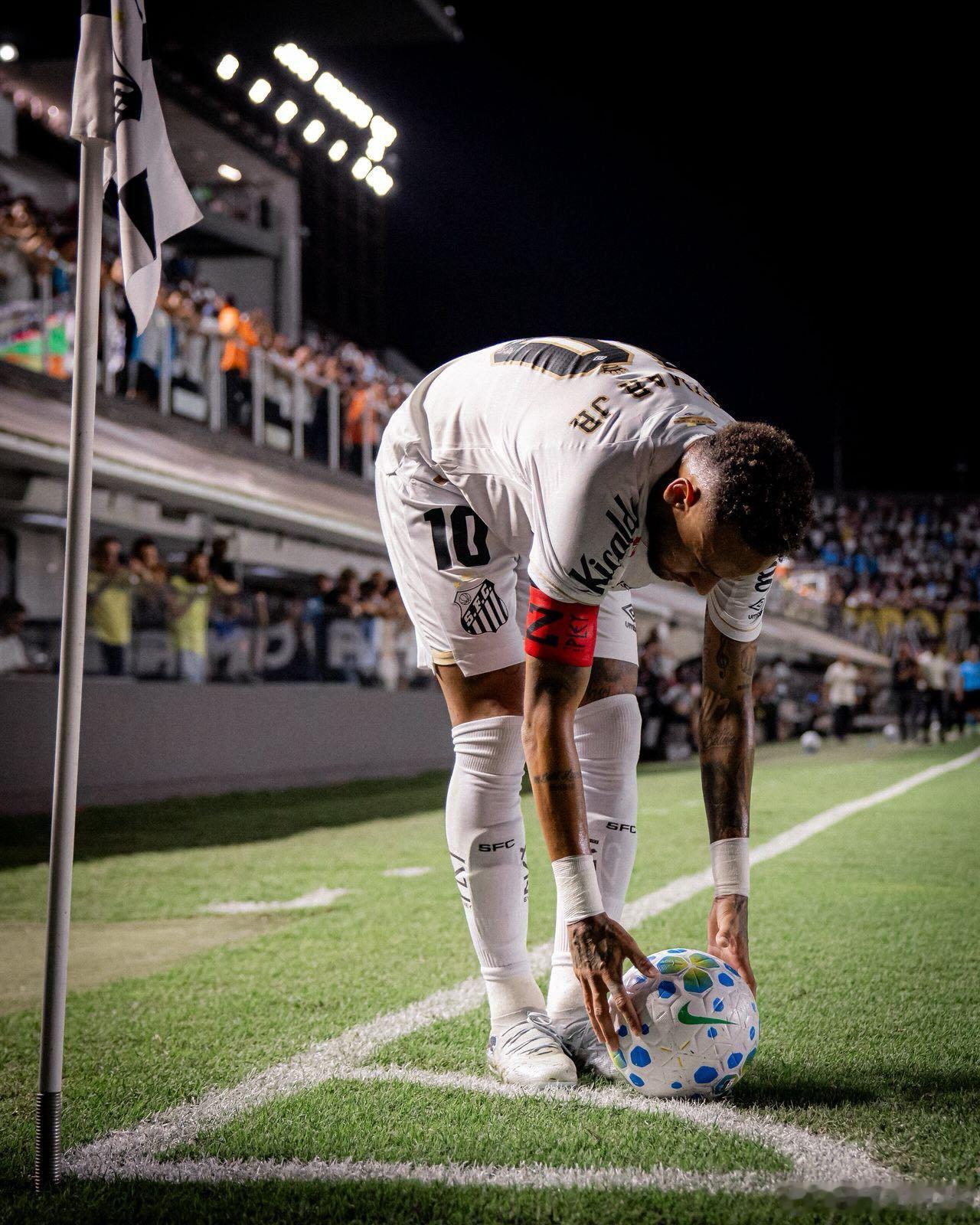 内马尔内马尔内马尔踢球的时候活力满满