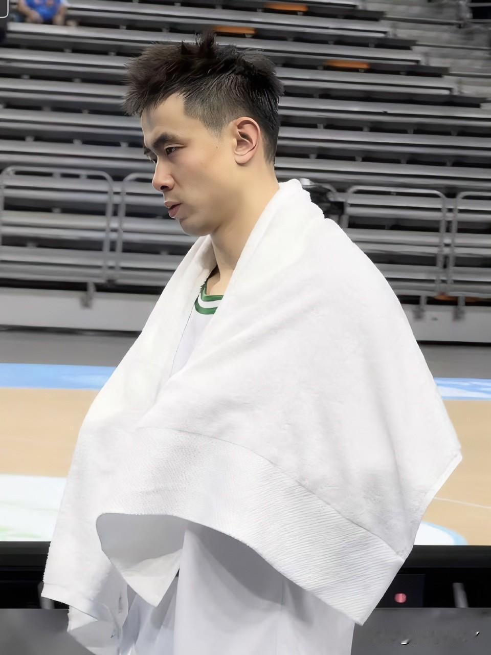 现在全网最伤心的人，估计就是赵继伟了，不是错过国家队集训，也不是要推迟体测