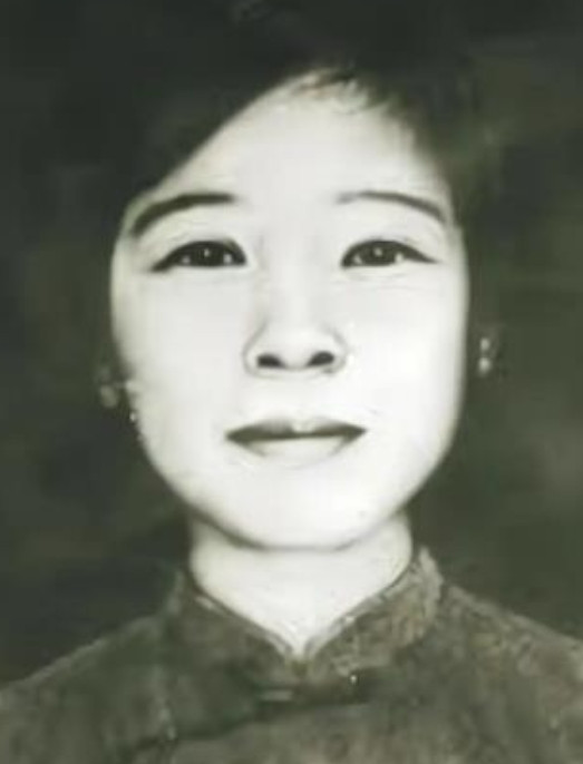 1931年的厦门刑场，已怀孕八月有余的梁慧贞，取下手表塞给刽子手：别打肚子，朝头