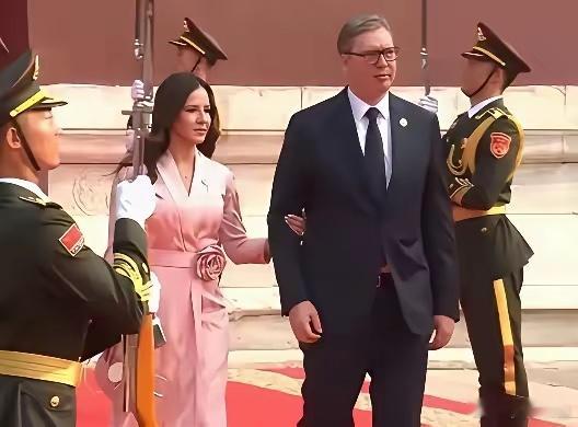 就在整个西方都以为塞尔维亚已经弹尽粮绝，马上就要乖乖投降的时候。一向愁眉不展的武