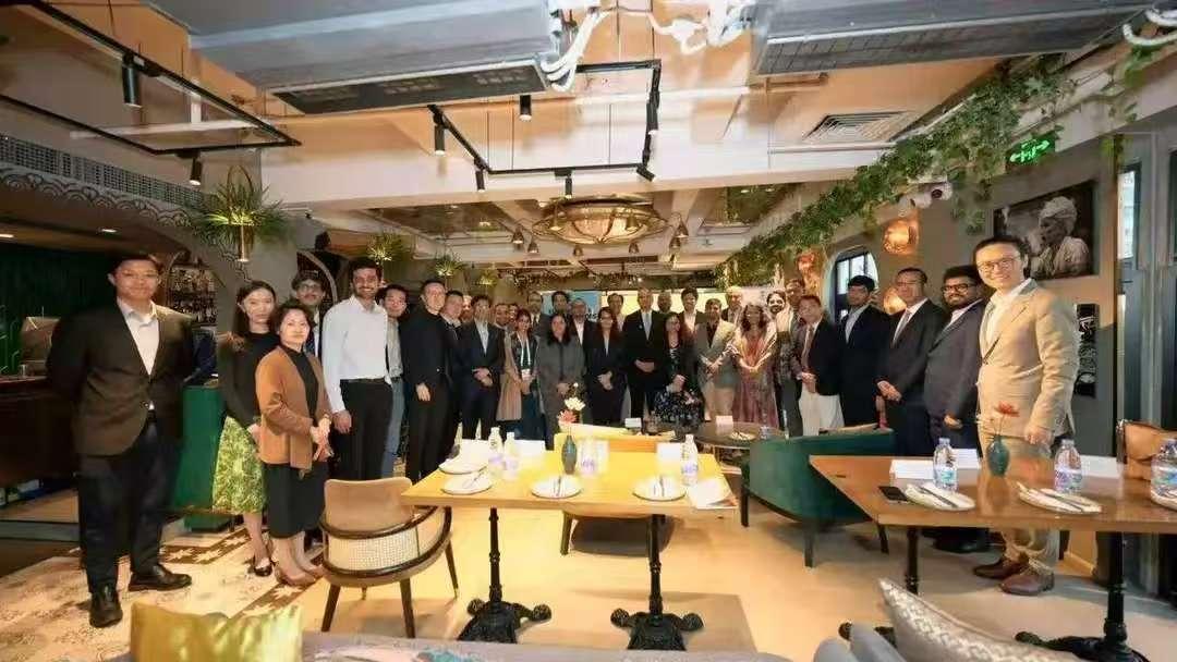 印度想2047年成发达国家，一边喊着“不靠中国”，一边派团来上海要技术，嘴硬身子