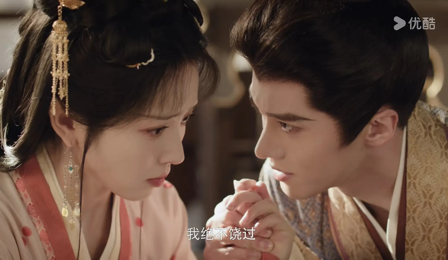 《嫁金钗》剧情目前来看还算不错，就是男主好违和啊，和小田一点也不配，颜值不过关，