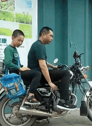 坑爹的娃[笑着哭]