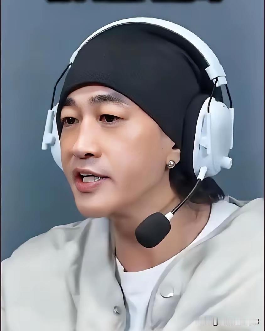 什么是躺赢何润东最近才是妥妥的“躺赢”啊据消息，在没有接戏的时候…他就在家