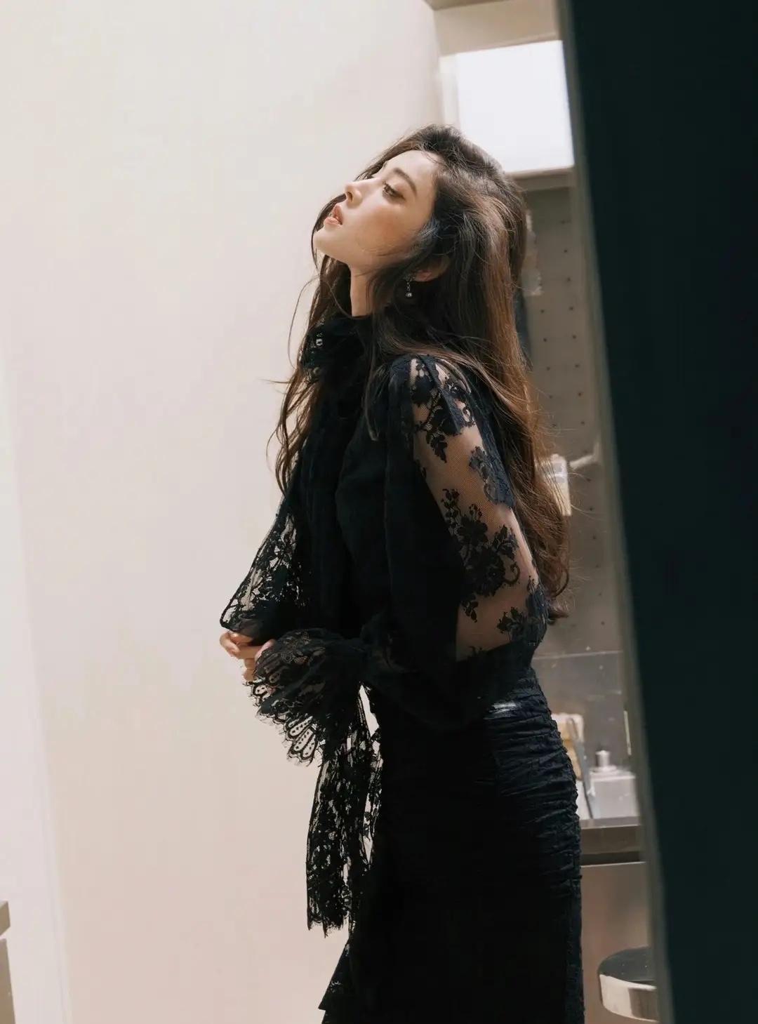 古力娜扎最新瑞丽刊封面美照，又美岀新高度～