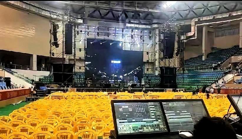 这下全网都知道了，在圈里能被人笑死。朱孝天到阳江开演唱会，宣传挺高调。票价定了三