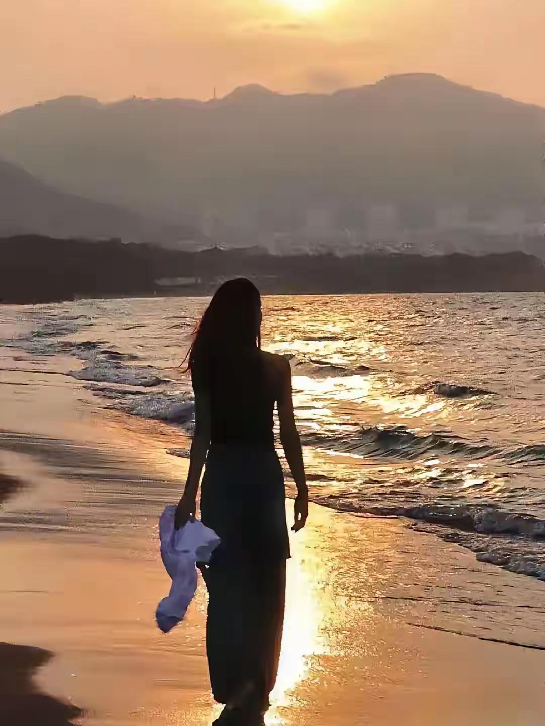 女人无法拒绝的十大撩拨方式[比心][比心]1.接吻时要循序渐进，不要一上来就往嘴