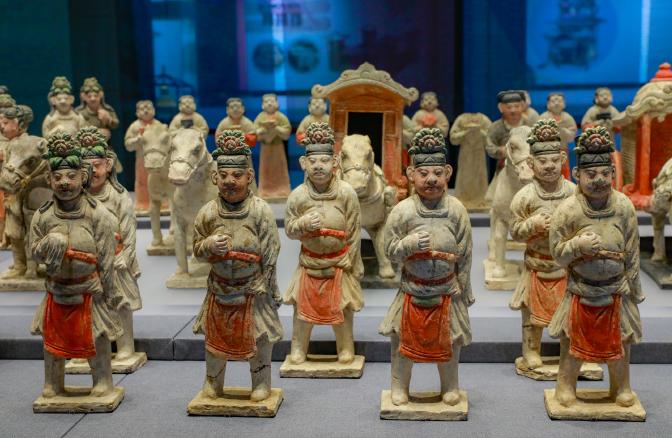 2007年，焦作一村居民为“自证”祖坟有700年历史，不惜开掘坟墓，没想到，刚开