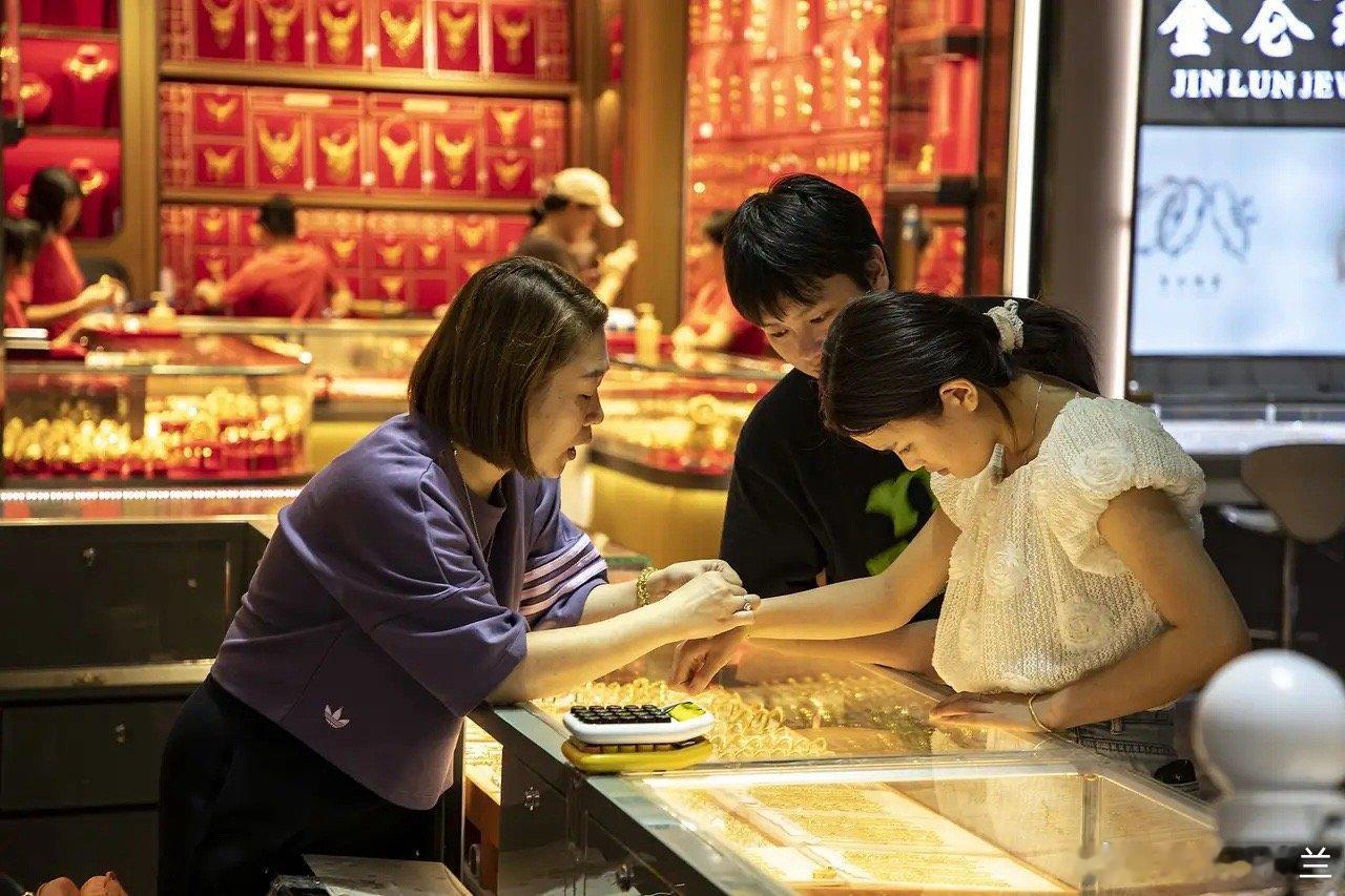 黄金今年价格已经950多了，听说后年会到3000是真的吗？我直接给结论：有可能。