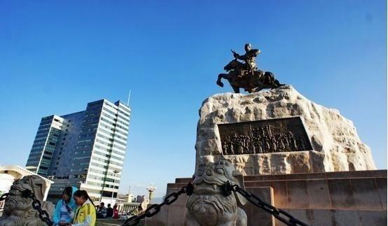 蒙古开始后悔，当初的独立，面对现实，又无可奈何！在10年前，蒙古还在念念不忘，血