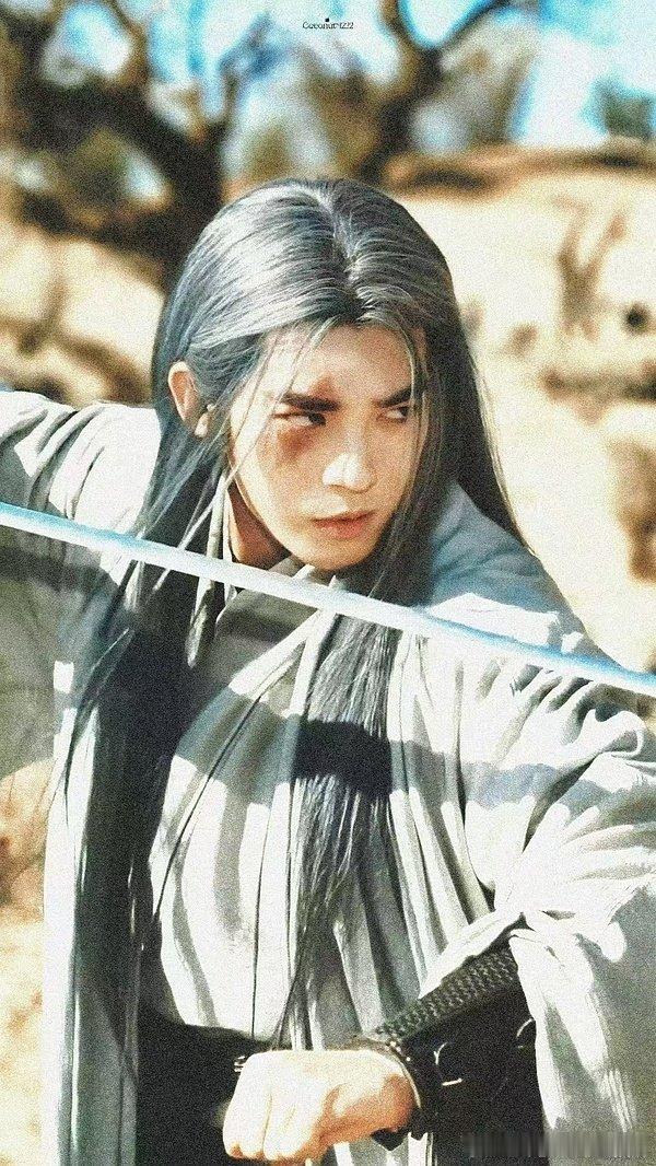 哇塞于适的新造型于适镖人灰白长发