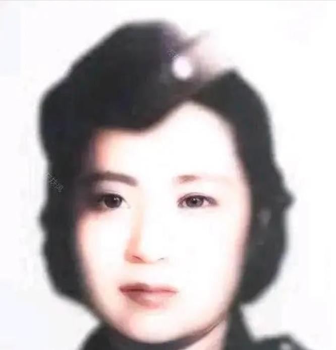 1951年，在滕县保卫战中与日寇血战壮烈牺牲的抗日爱国名将王铭章的二夫人叶亚华在