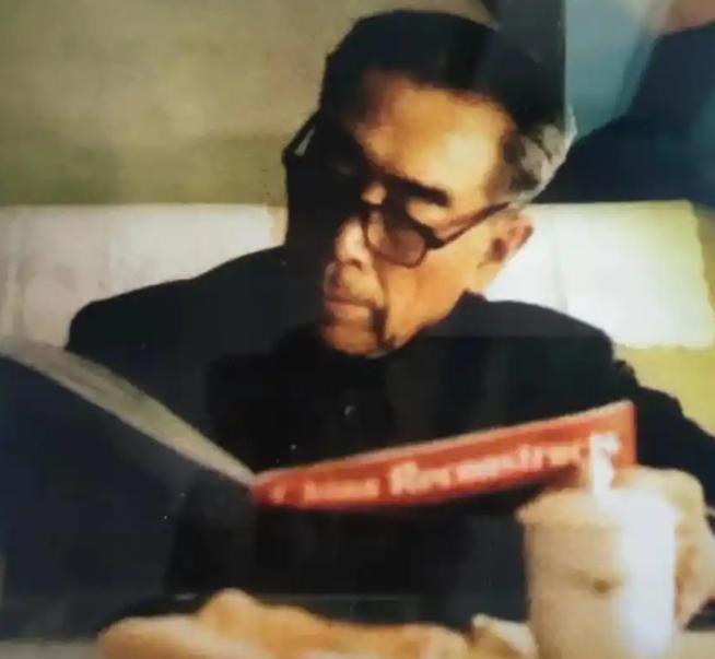 周总理和蒋介石斗了大半辈子，从黄埔军校共事到后来战场对峙，两边立场完全对立，但奇