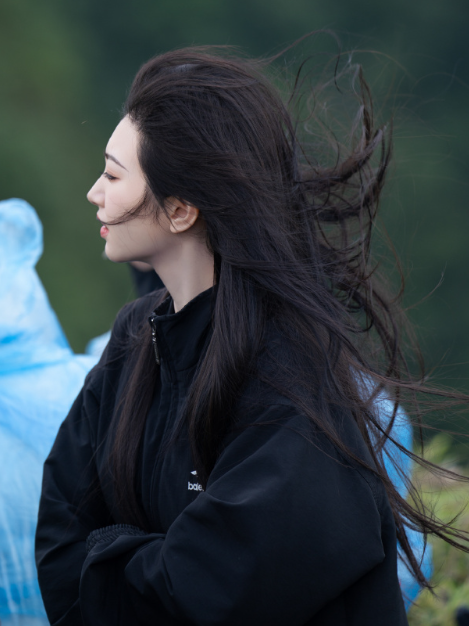 这一刻感受到了风的形状，也看到了灿烂明媚