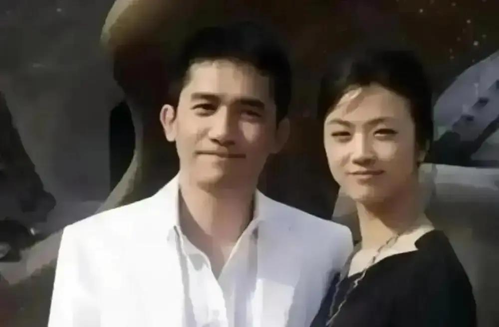 《色，戒》4K版重映，李安当年让汤唯和梁朝伟同吃同住90天，手机没收，房间隔墙都