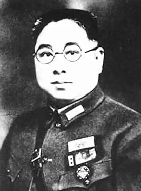 1930年，国军中将张辉瓒被俘，看到毛主席后，他哀求道：“润之，我有钱，别杀我，
