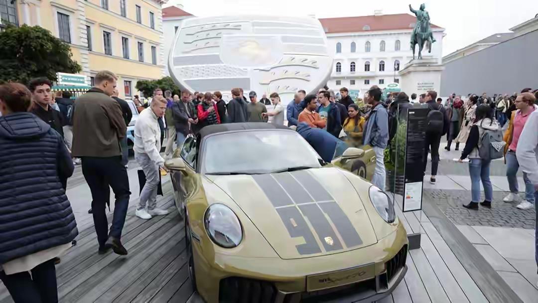 利润暴跌99%保时捷到底怎么了很多有钱人高价买保时捷，结果什么配置都要选装，