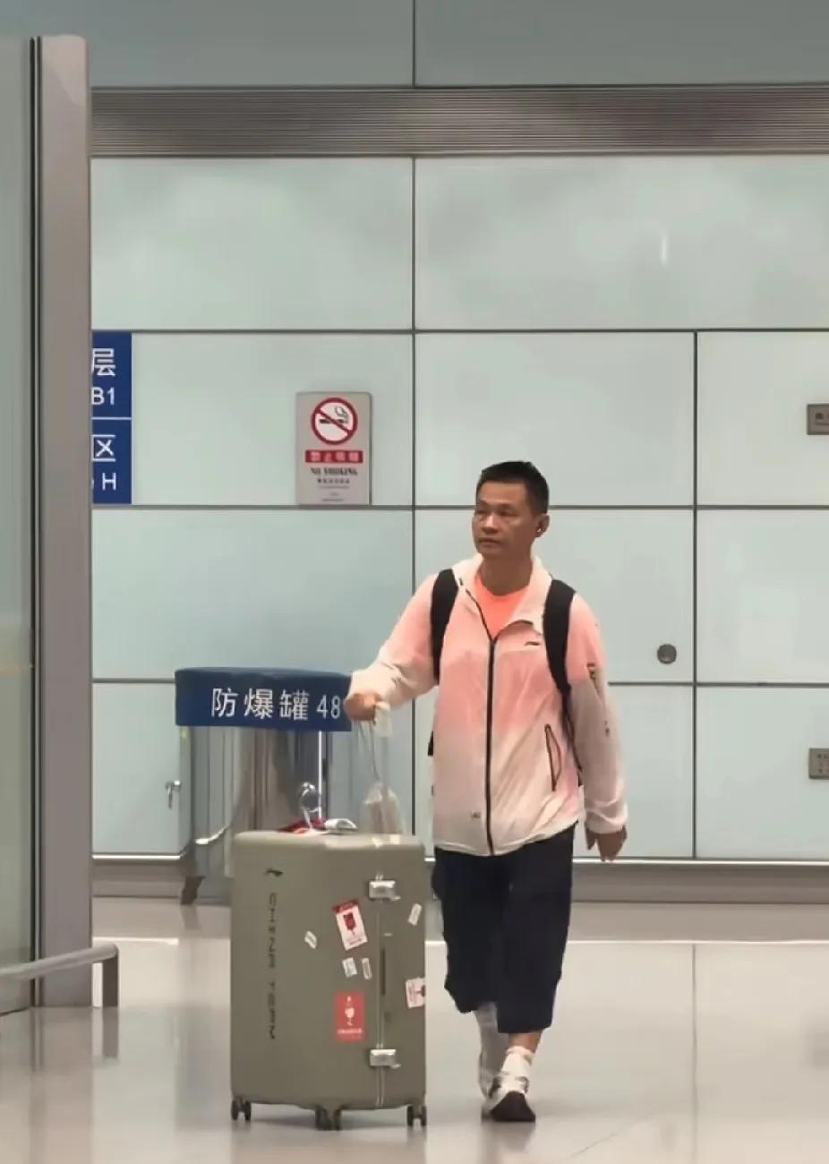 #国乒##国乒抵京##体育动态#