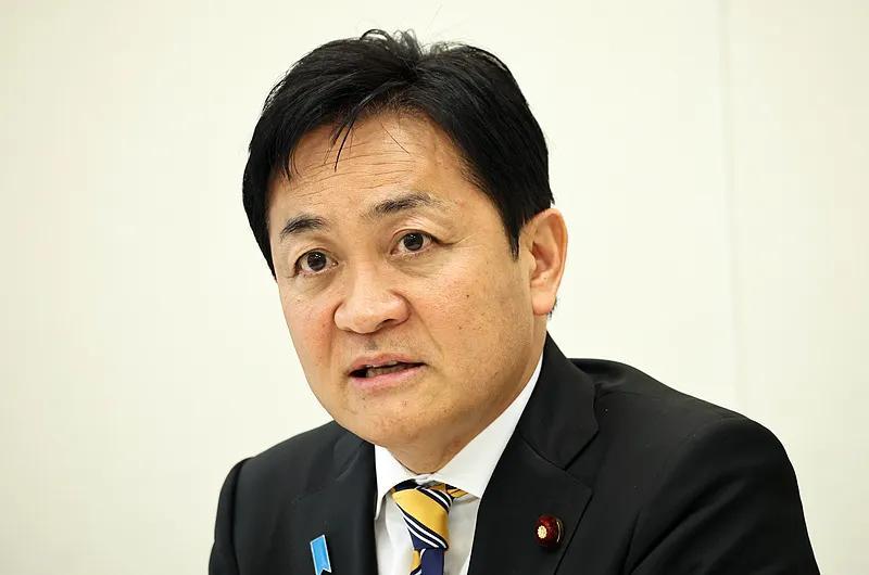 罕见！日本在野党逼宫政府，强闯使馆必须道歉，岸田内阁为何沉默至今？背后藏着怎样